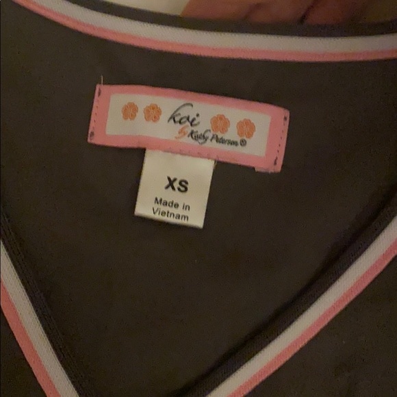 Scrub top - Picture 2 of 4